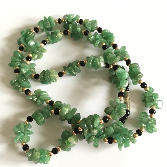 Vintage Green Gemstone Chips Boho Necklace - Picture 2 of 5